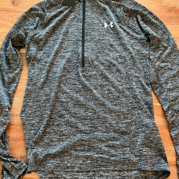 *NWT Under Armor Female Qtr Zip - Medium - Picture 4 of 7